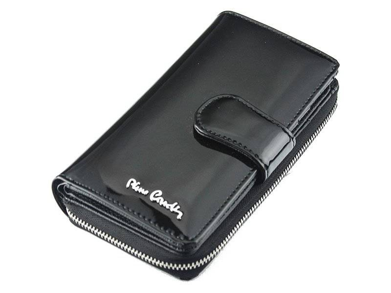 Pionowy, lakierowany portfel damski z opaską na zatrzask - Pierre Cardin - obrazek 2