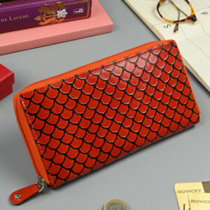 Portfel damski w typie piórnika ze zdobioną fakturą, skóra naturalna