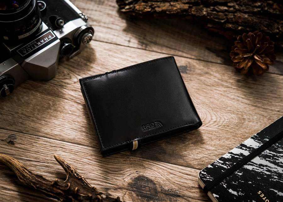 Skórzany portfel męski w orientacji poziomej - Peterson - obrazek 3