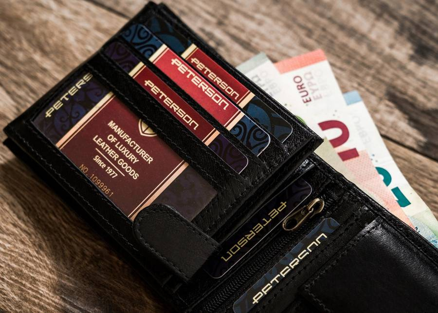 Skórzany portfel męski w orientacji poziomej - Peterson - obrazek 5