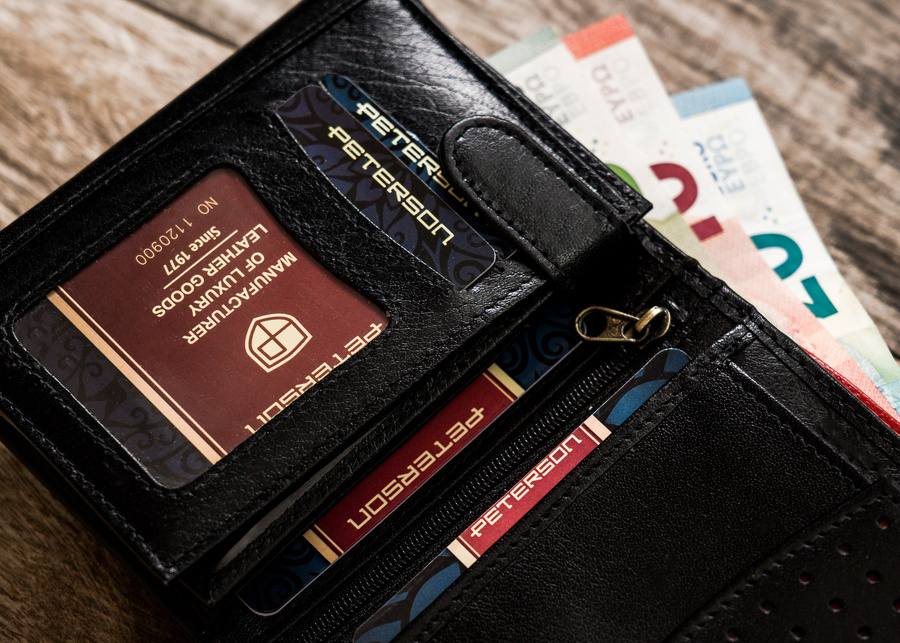 Skórzany portfel męski z zapięciem - Peterson - obrazek 7