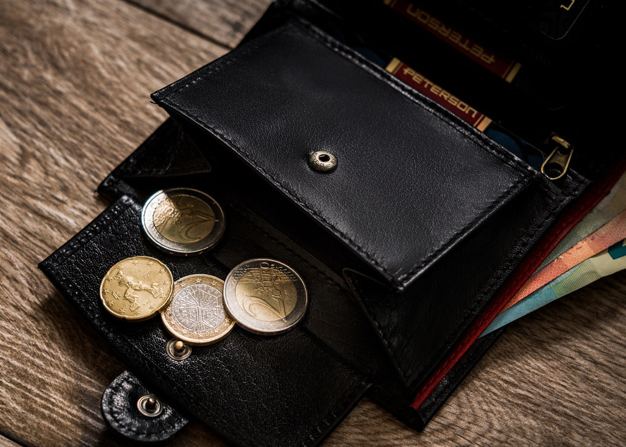 Skórzany portfel męski z zapięciem - Peterson - obrazek 11