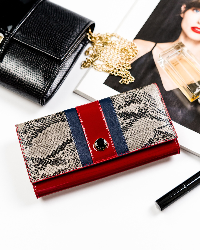 Elegancki portfel damski z wężowym wzorem - Peterson - obrazek 2