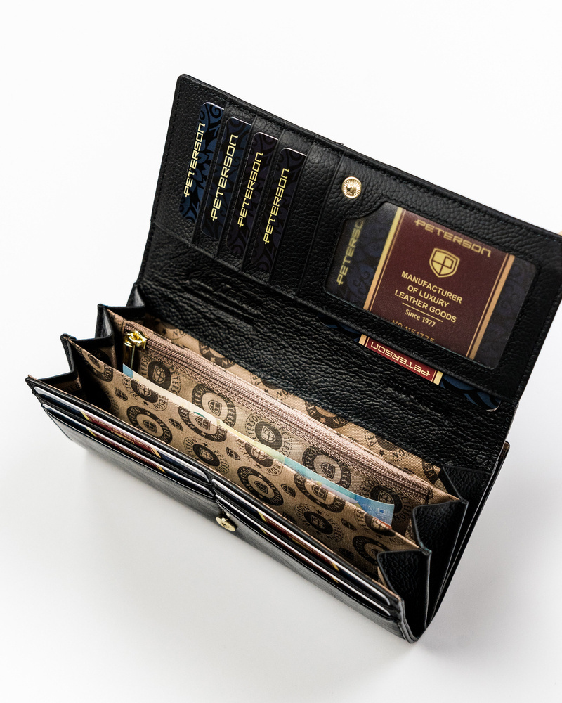 Elegancki portfel z modnym, wężowym wzorem - Peterson - obrazek 9