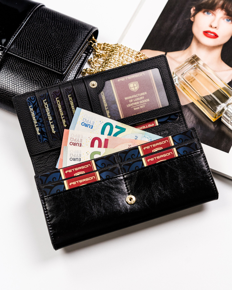 Elegancki portfel z modnym, wężowym wzorem - Peterson - obrazek 6