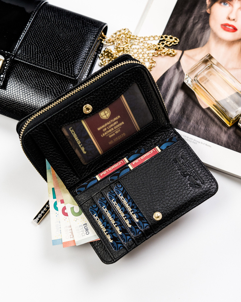 Pionowy, skórzany portfel z wężowym wzorem - Peterson - obrazek 3