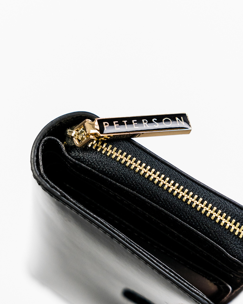 Lakierowany portfel damski na karty - Peterson - obrazek 8