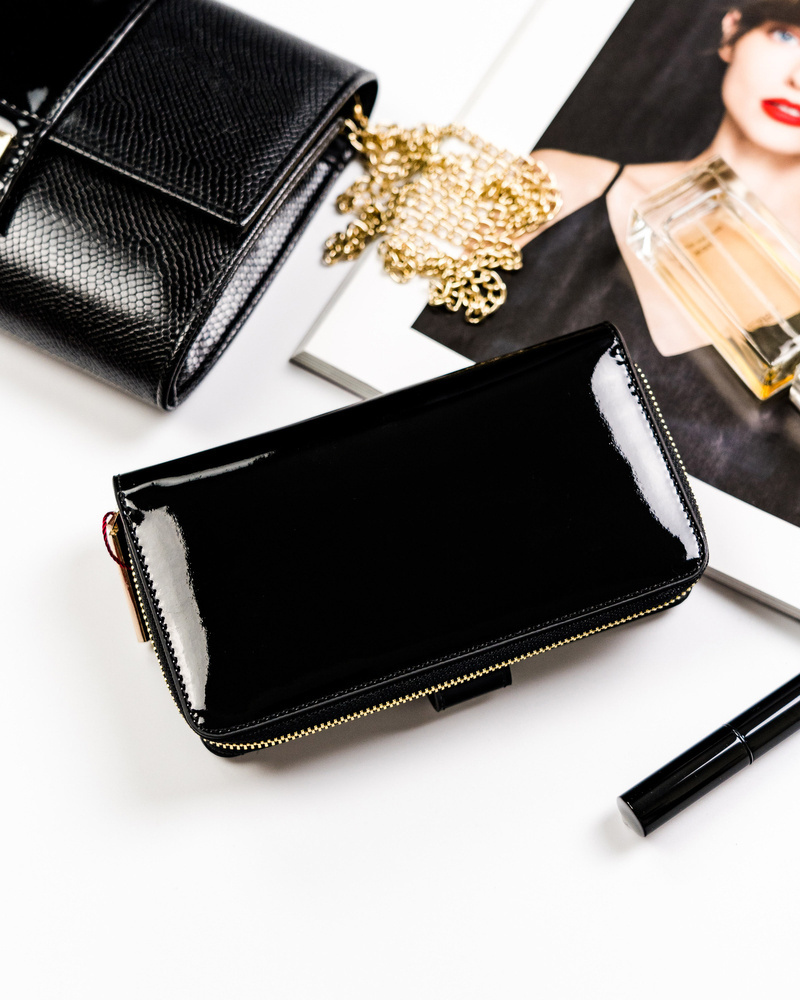 Lakierowany portfel damski na karty - Peterson - obrazek 12