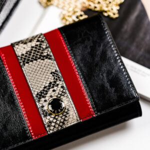 Elegancki portfel damski ze wzorem wężowej skóry RFID - Peterson