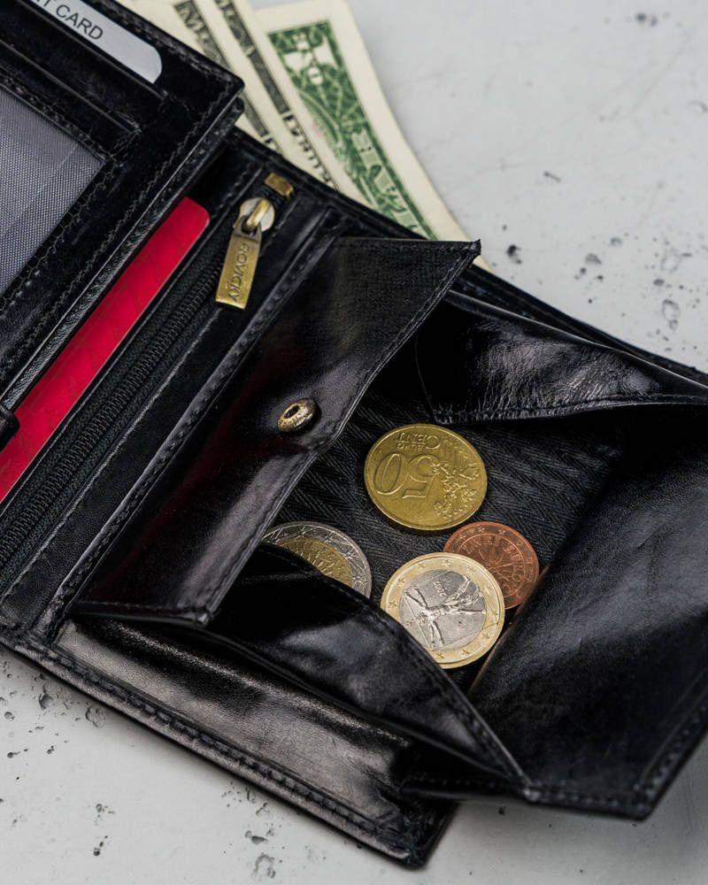 Duży portfel męski ze skóry naturalnej zamykany na zatrzask - Rovicky - obrazek 10