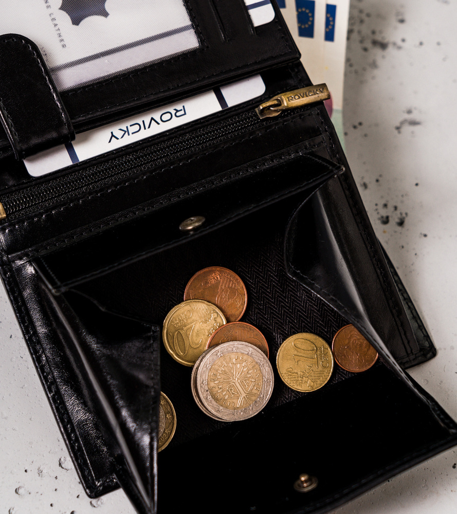 Stylowy portfel męski z bydlęcej skóry naturalnej — Rovicky - obrazek 12