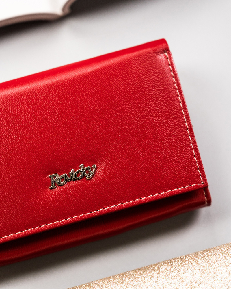 Skórzany portfel damski zamykany na zatrzask - Rovicky - obrazek 3