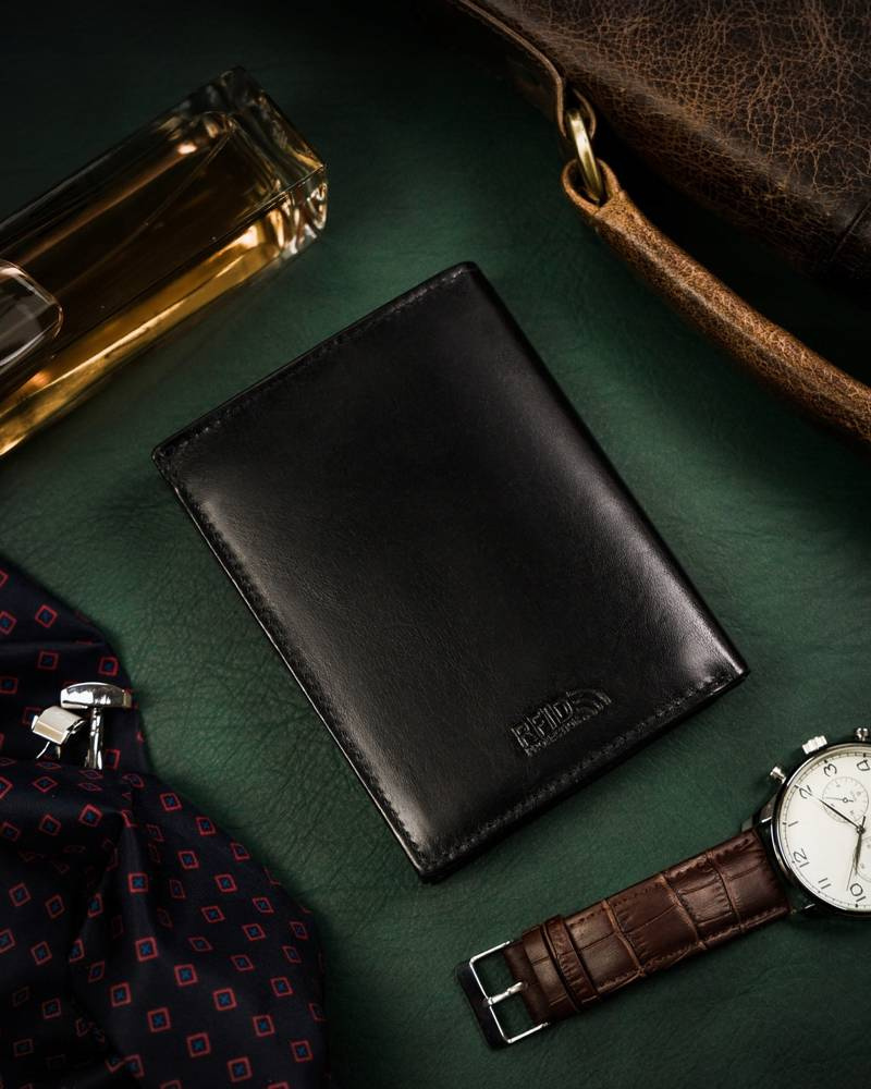 Skórzany portfel męski bez zapięcia zewnętrznego — Peterson - obrazek 3