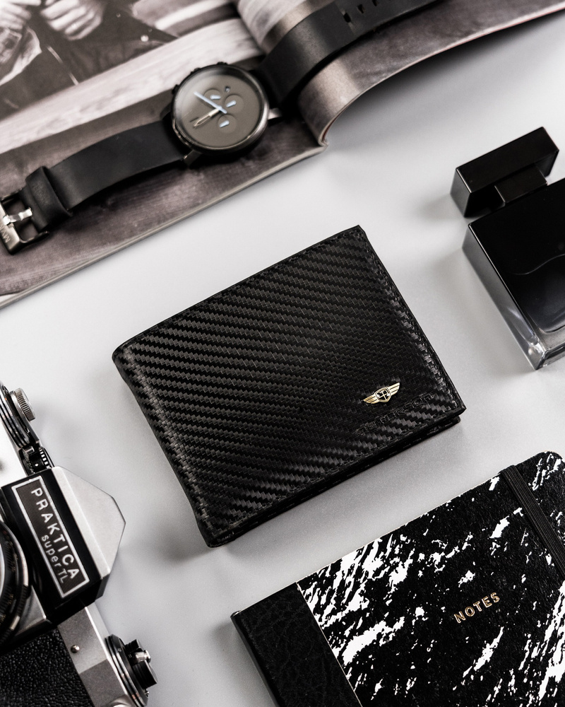 Poziomy, skórzany portfel męski CARBON - Peterson - obrazek 11