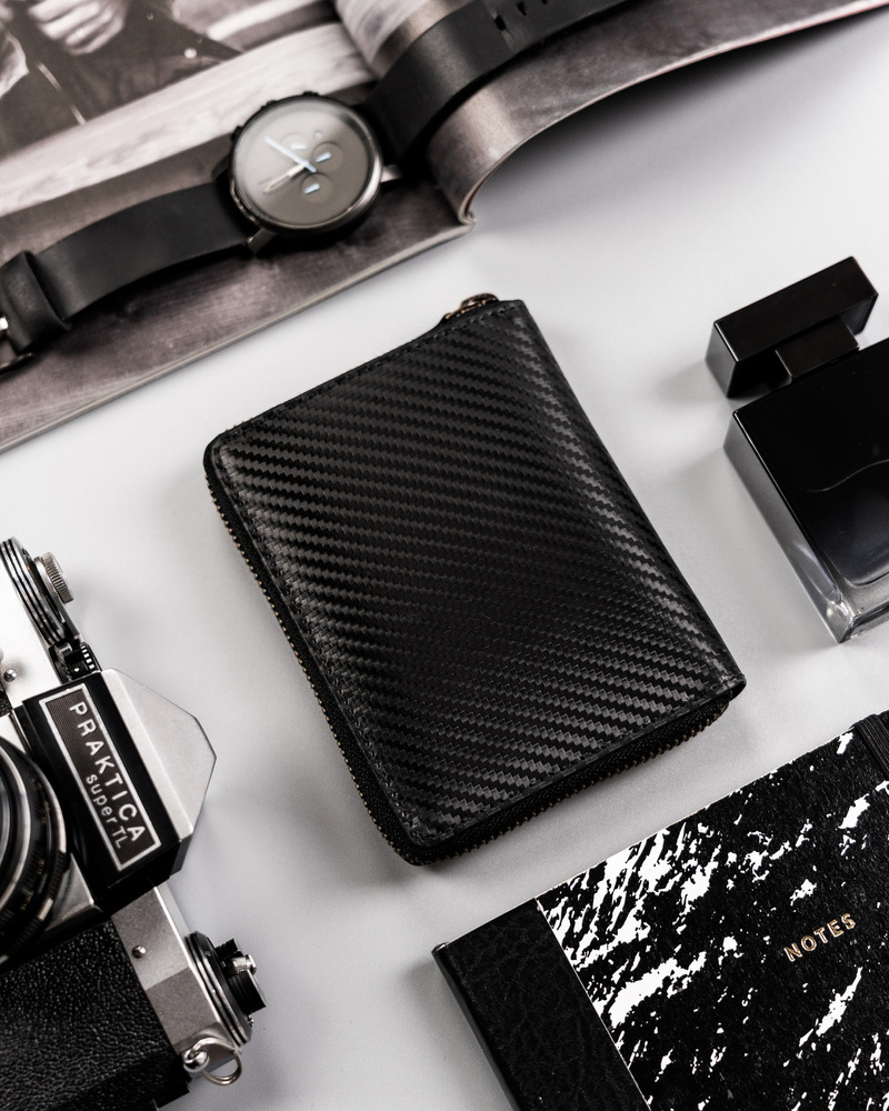 Skórzany portfel na zamek z powłoką carbon - Peterson - obrazek 2