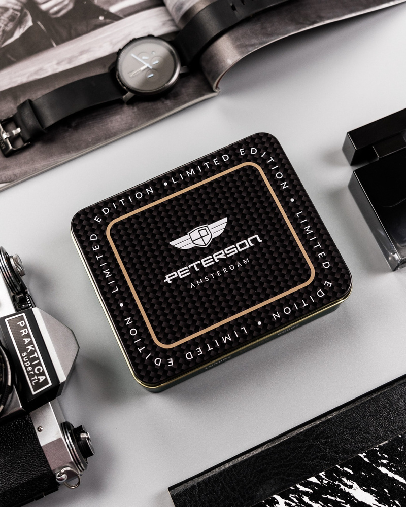 Skórzany portfel na zamek z powłoką carbon - Peterson - obrazek 11