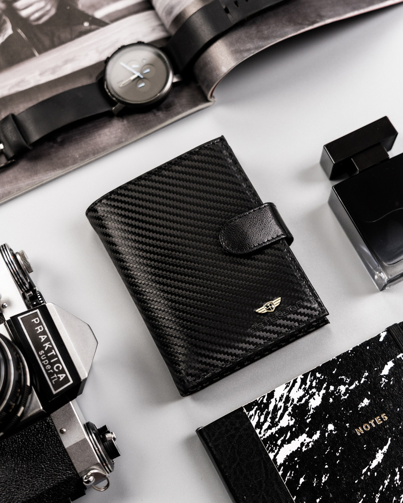 Skórzany portfel na karty carbon - Peterson - obrazek 2