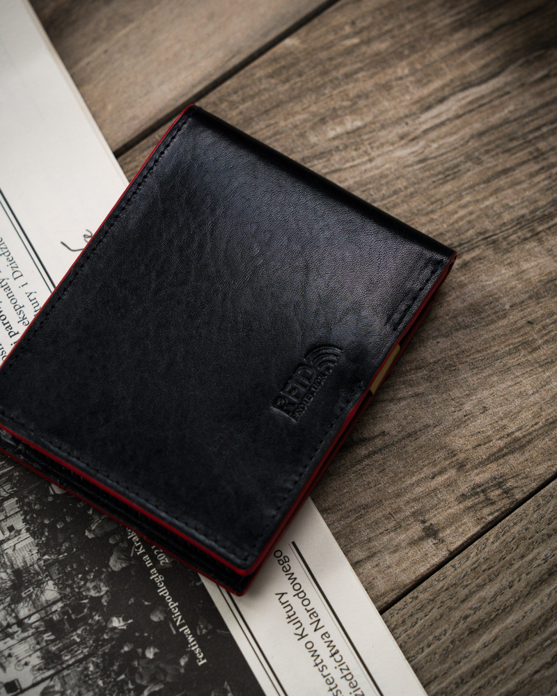 Elegancki portfel męski z czerwonym akcentem - Peterson - obrazek 5