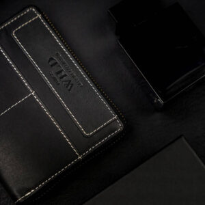 Pionowy portfel męski na zamek z przeszyciami, skóra naturalna - Always Wild