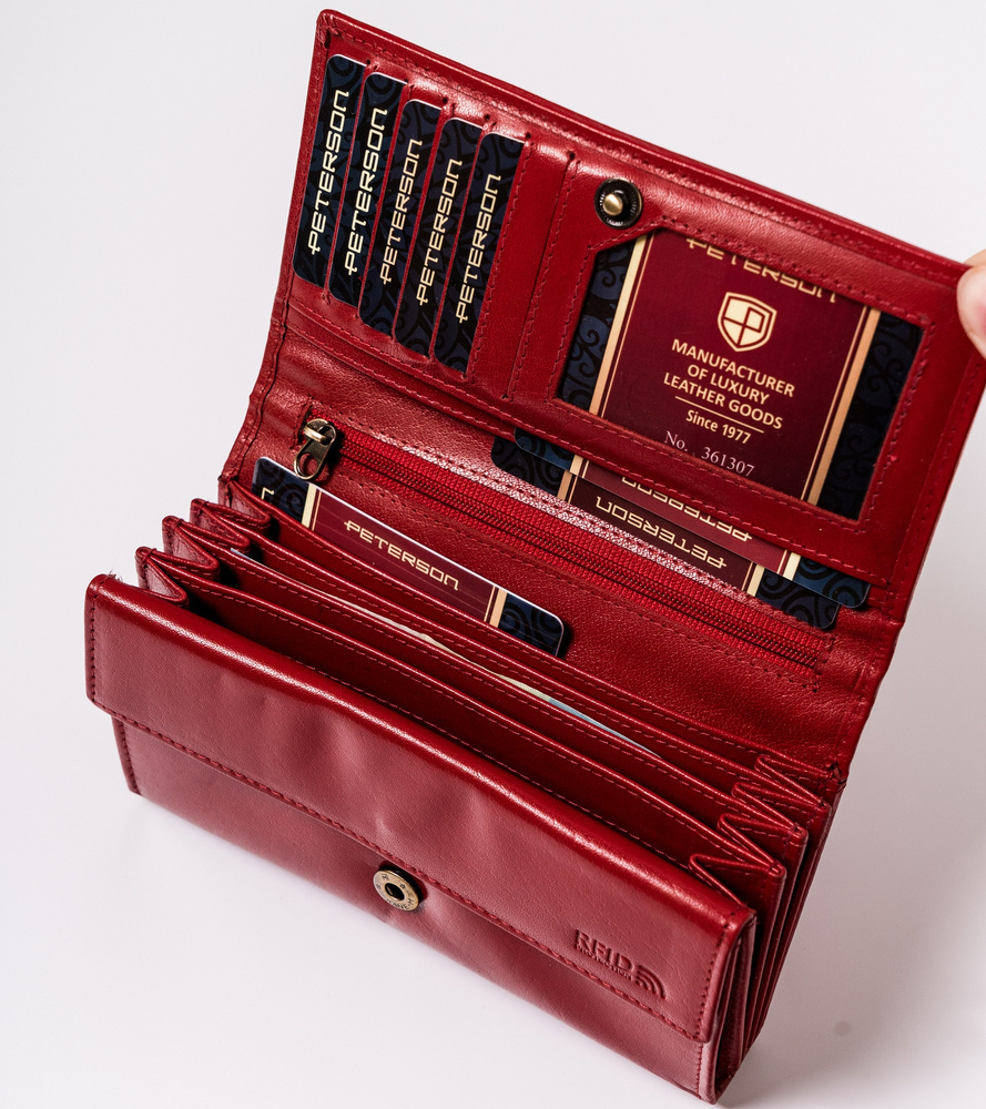 Skórzany portfel damski z zewnętrzną kieszenią - Peterson - obrazek 10
