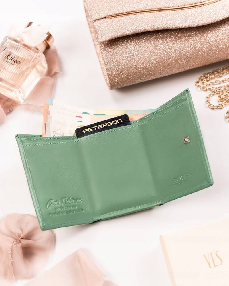 Mały, poziomy portfel damski na zatrzask - Peterson - obrazek 5