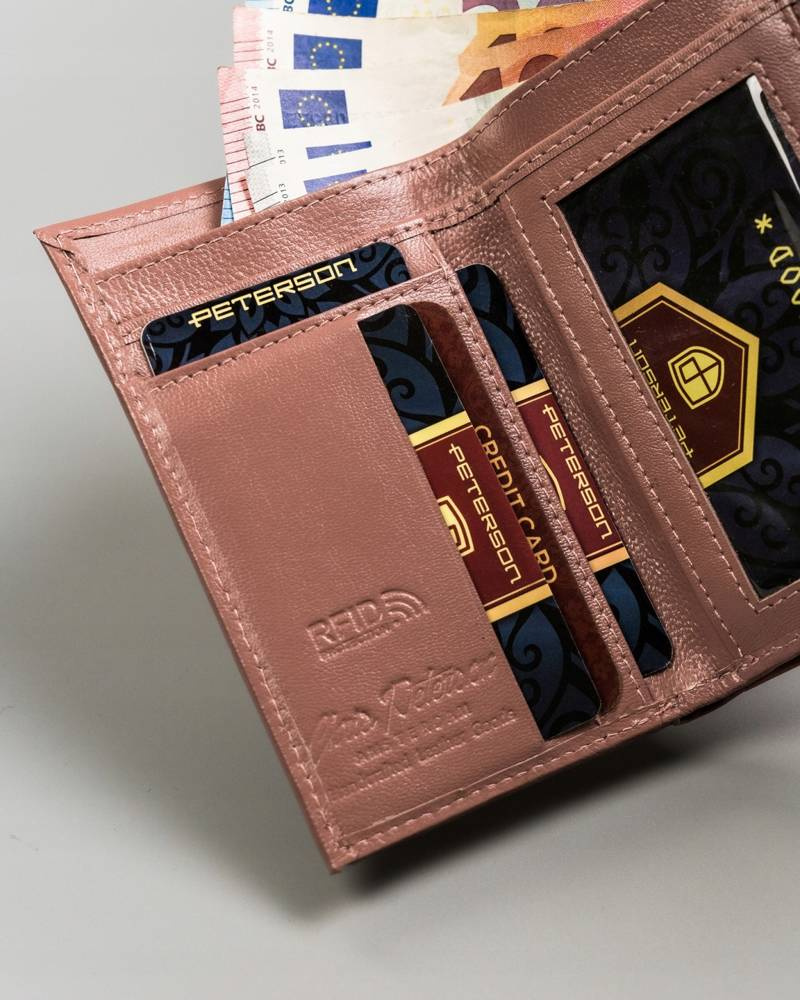 Mały, skórzany portfel damski z systemem RFID - Peterson - obrazek 9