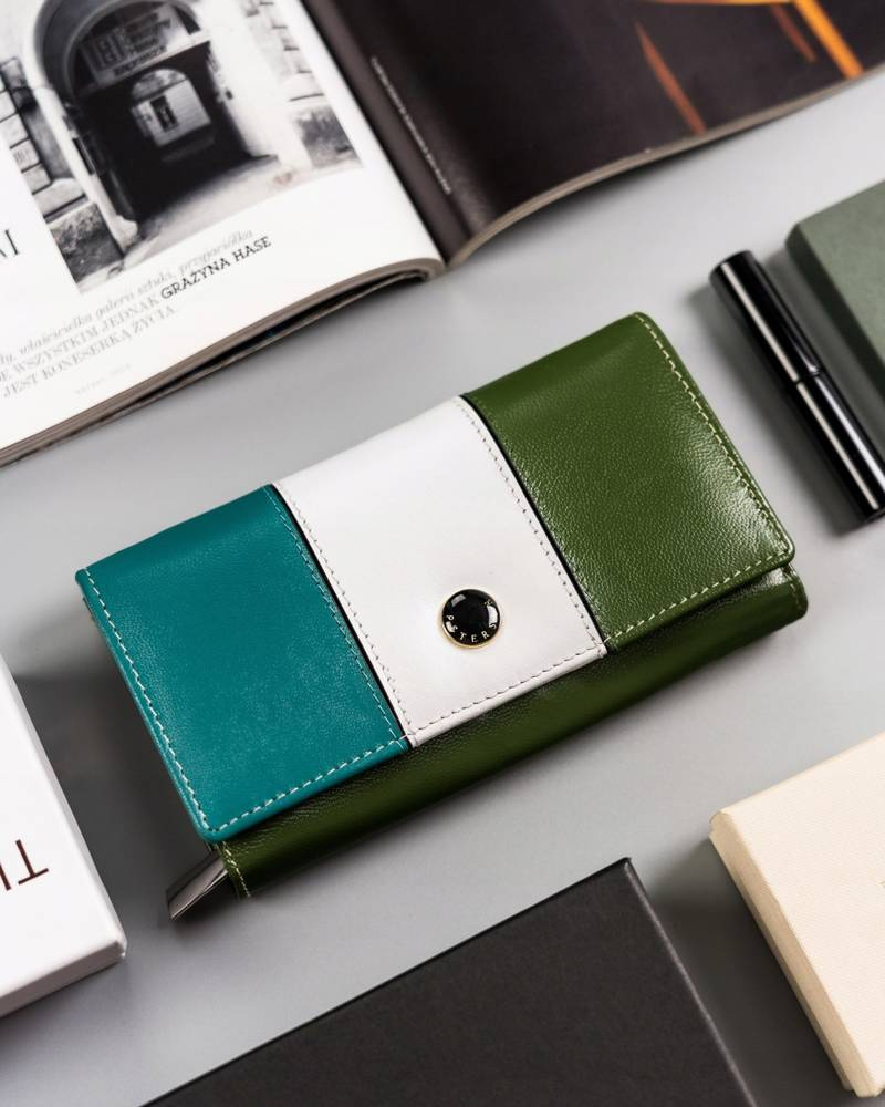 Skórzany portfel damski na zatrzask - Peterson - obrazek 2