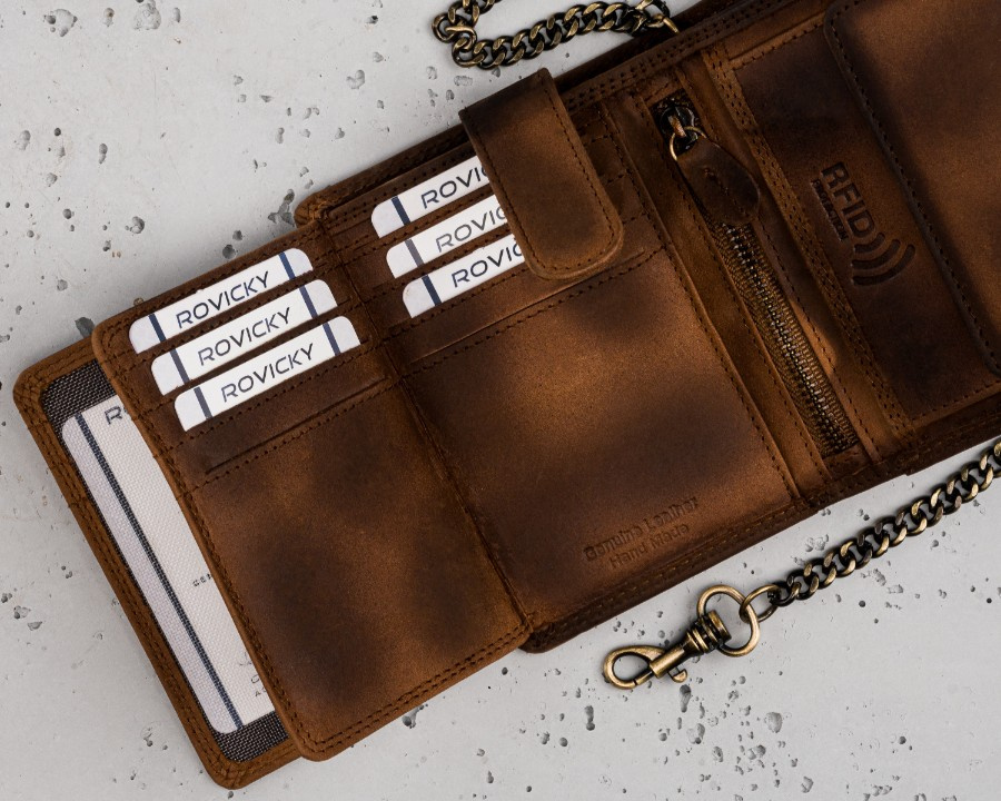 Duży, skórzany portfel męski z łańcuszkiem - obrazek 10