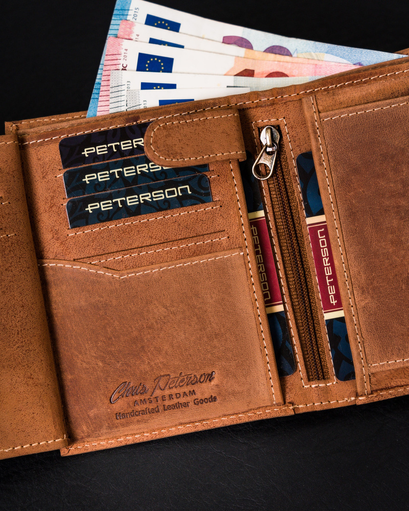 Skórzany portfel męski na karty - Peterson - obrazek 7