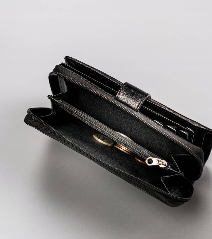 Pionowy portfel damski ze skóry naturalnej - Peterson - obrazek 8