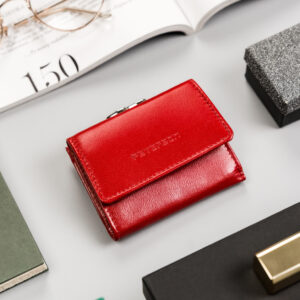 Mały, skórzany portfel damski na zatrzask i bigiel - Peterson