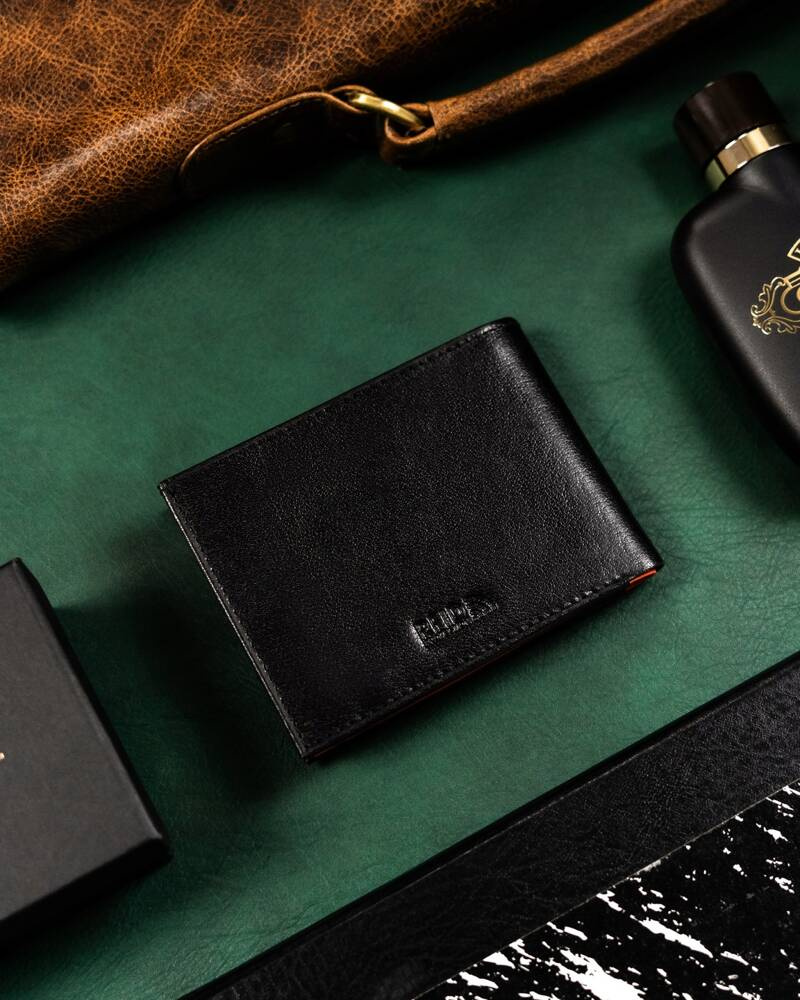 Niewielki, skórzany portfel męski z systemem RFID - Peterson - obrazek 6