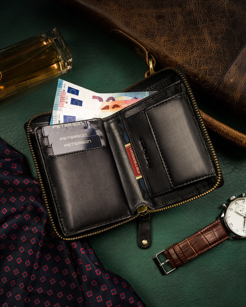 Kompaktowy portfel męski na suwak carbon - Peterson - obrazek 5