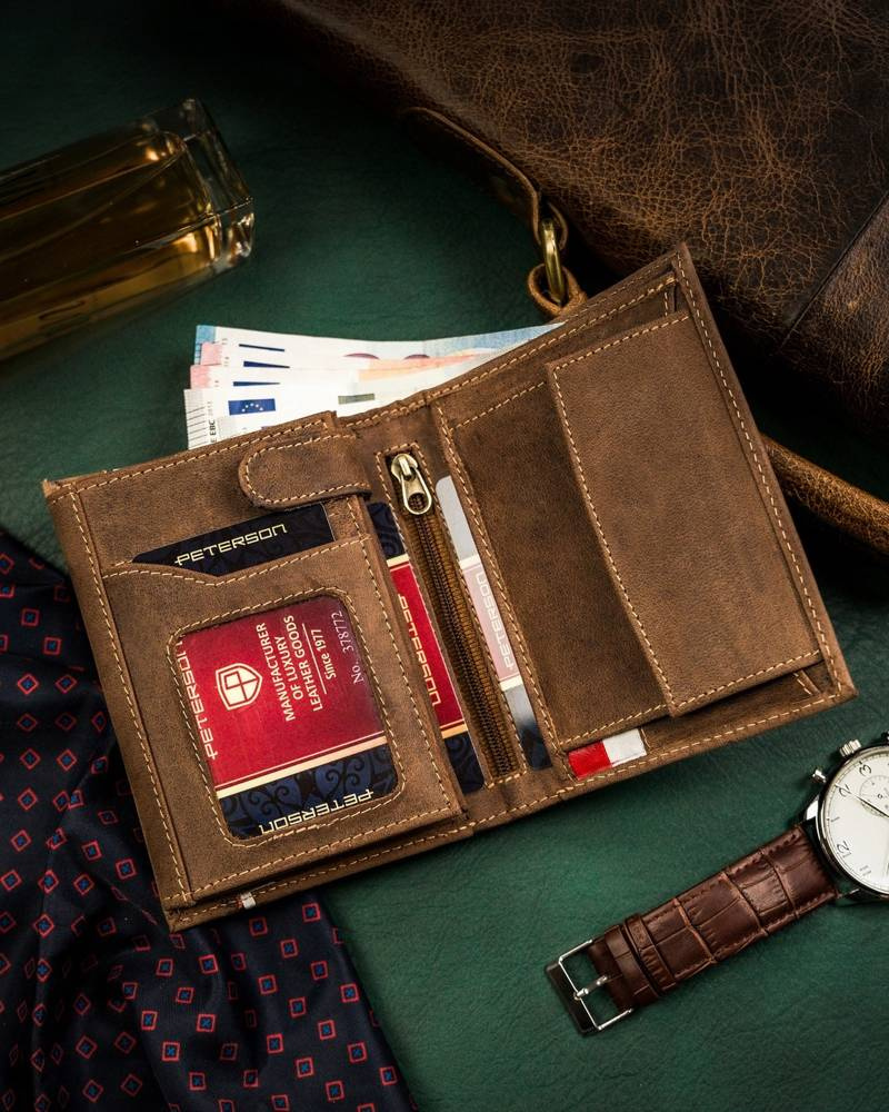 Duży, skórzany portfel męski z motywem patriotycznym - Peterson - obrazek 5