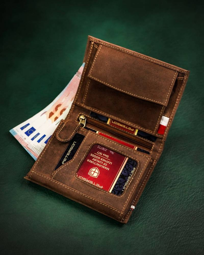 Duży, skórzany portfel męski z motywem patriotycznym - Peterson - obrazek 4