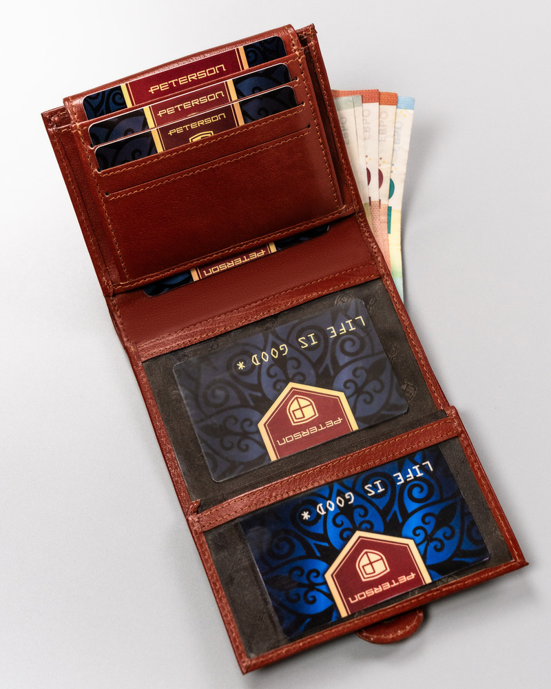 Średnich rozmiarów, skórzany portfel damski - Peterson - obrazek 9