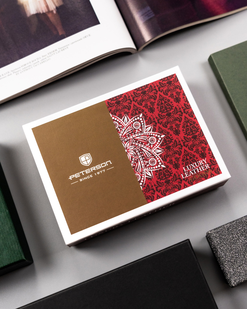 Średnich rozmiarów, skórzany portfel damski - Peterson - obrazek 10