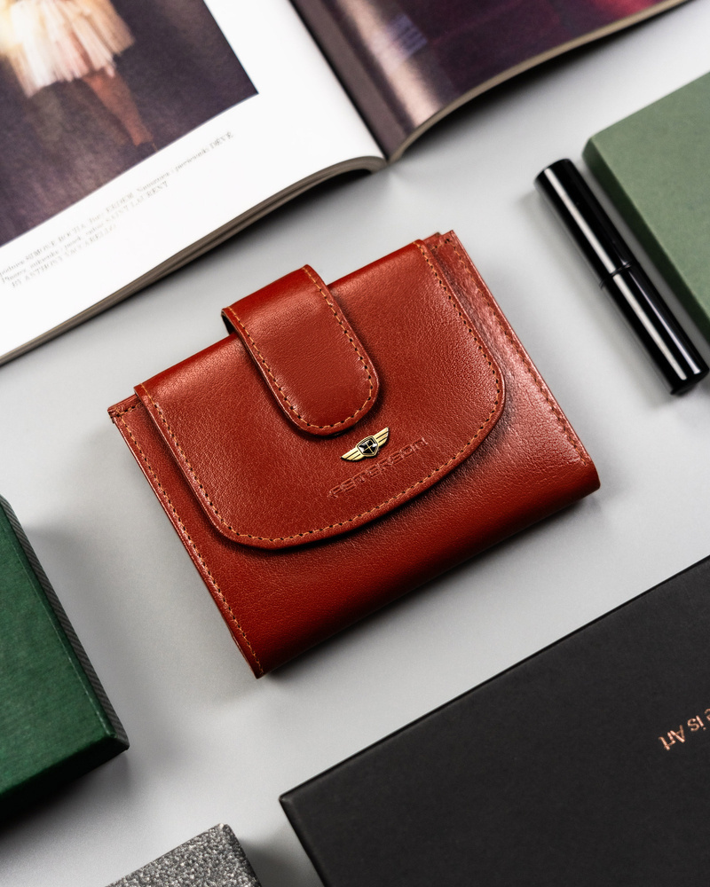 Średnich rozmiarów, skórzany portfel damski - Peterson - obrazek 4