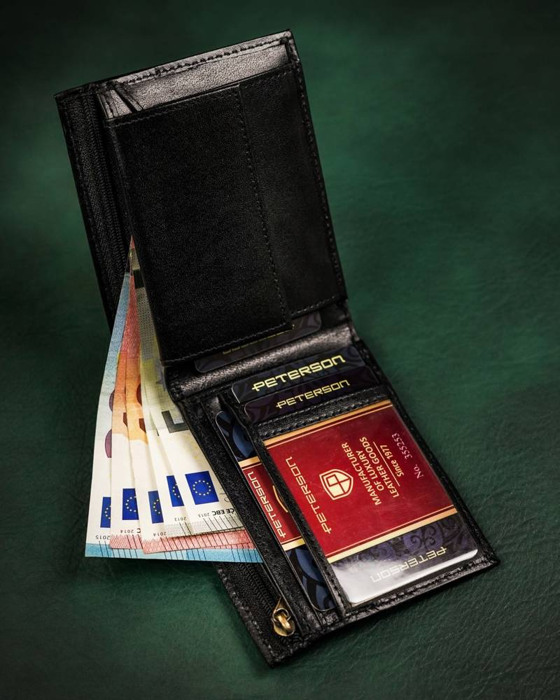 Skórzany portfel męski bez zapięcia zewnętrznego - Peterson - obrazek 6