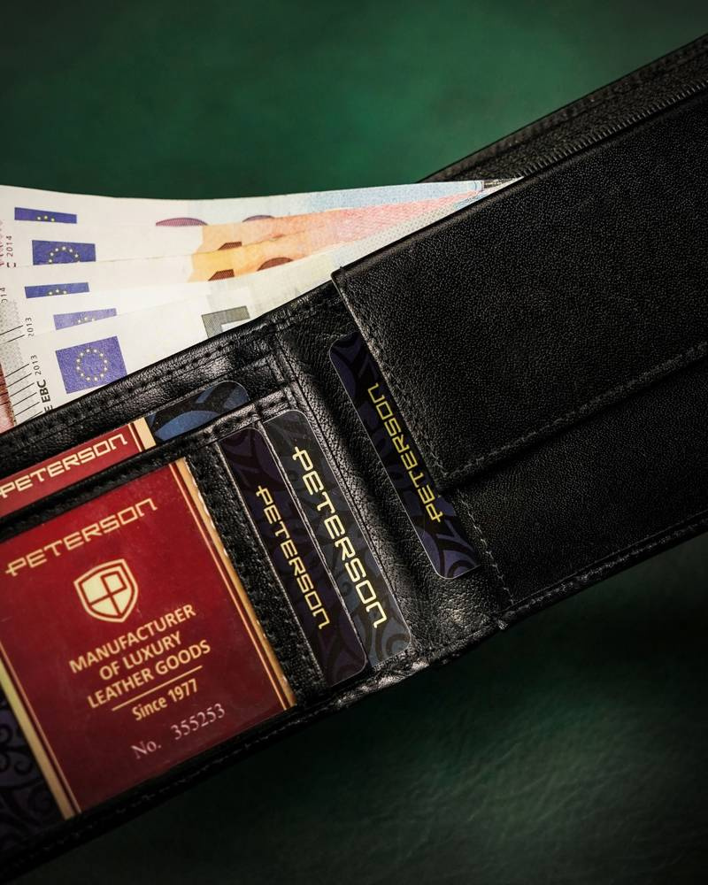Skórzany portfel męski bez zapięcia zewnętrznego - Peterson - obrazek 8