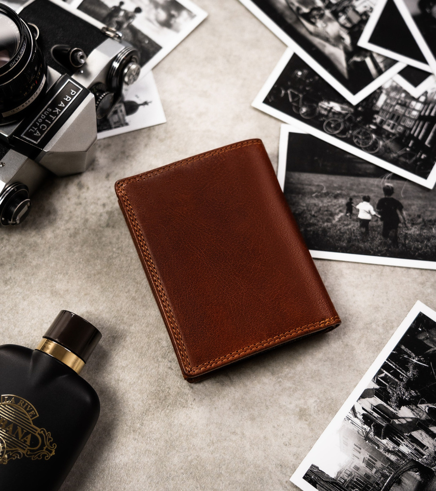 Duży, skórzany portfel męski z wytłoczonym znakiem zodiaku - Peterson - obrazek 4