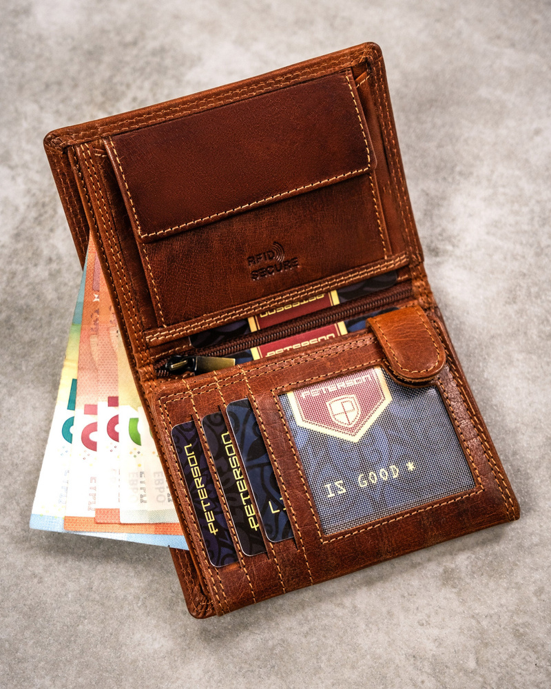 Duży, skórzany portfel męski z wytłoczonym znakiem zodiaku - Peterson - obrazek 5