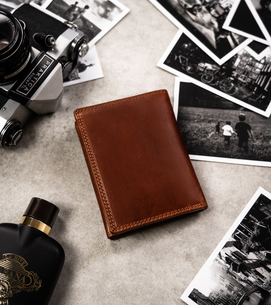 Duży, skórzany portfel męski z wytłoczonym znakiem zodiaku - Peterson - obrazek 4