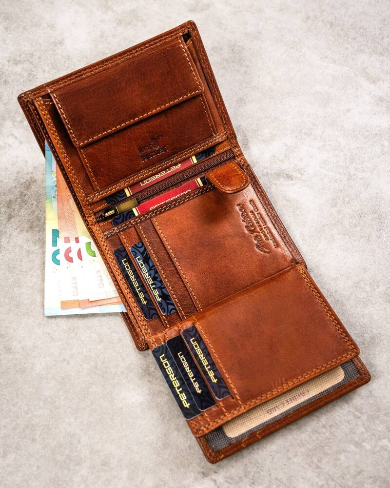 Duży, skórzany portfel męski z wytłoczonym znakiem zodiaku - Peterson - obrazek 8