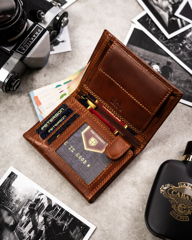 Duży, skórzany portfel męski z wytłoczonym znakiem zodiaku - Peterson - obrazek 6