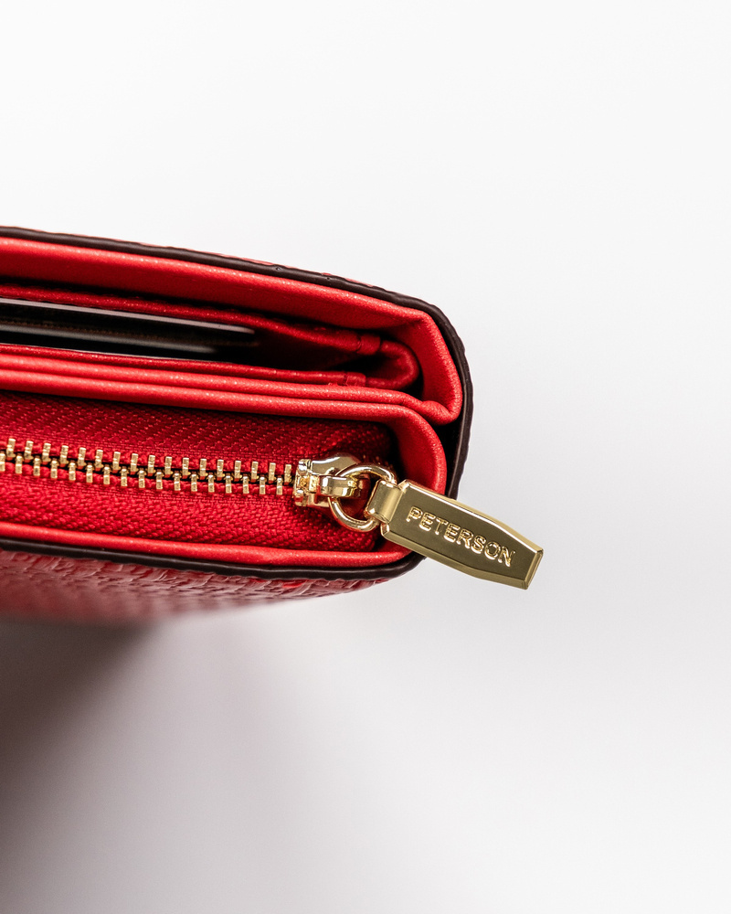 Portfel damski w orientacji pionowej ze skóry ekologicznej zdobionej tłoczeniem - Peterson - obrazek 8