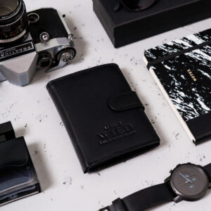 Duży, skórzany portfel męski w orientacji pionowej - Always Wild