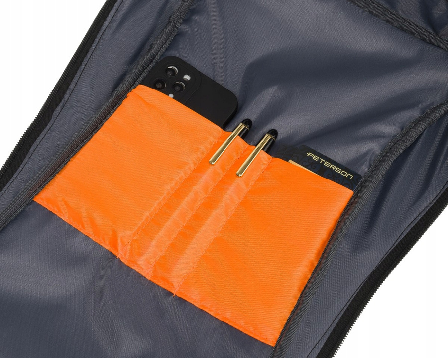 Duży, pojemny plecak z portem USB i miejscem na laptopa - Peterson - obrazek 8