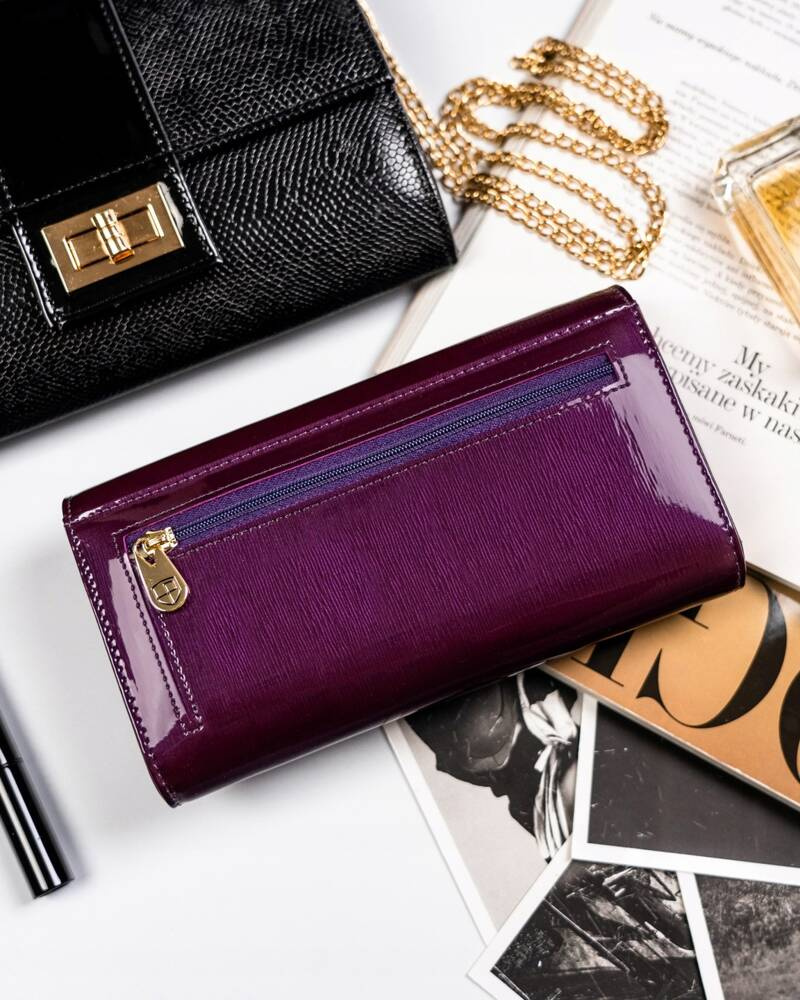 Skórzany, lakierowany portfel damski z miejscem na długopis - Peterson - obrazek 3