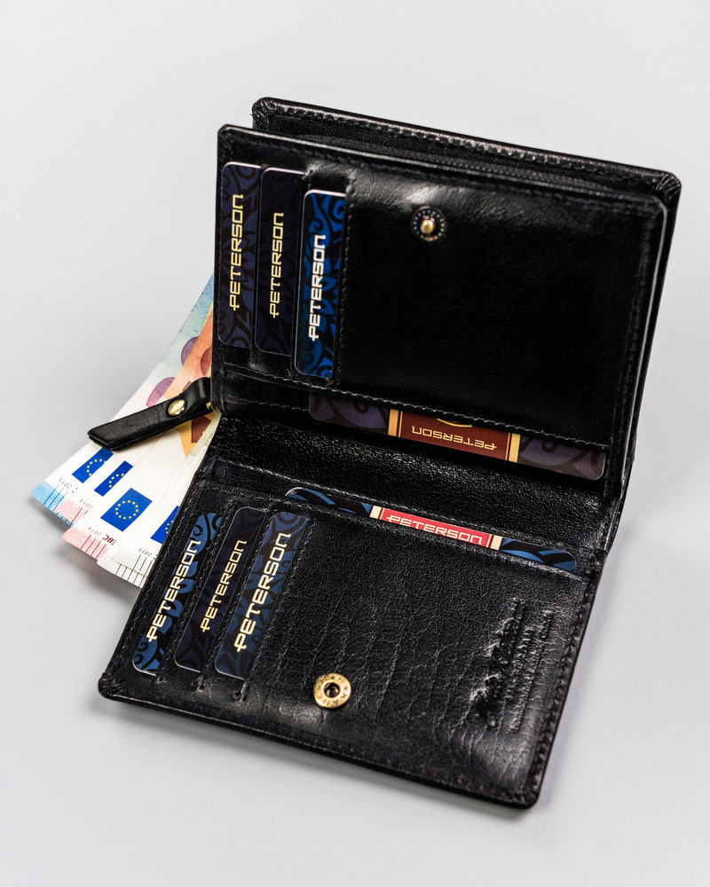 Skórzany portfel damski średnich rozmiarów - Peterson - obrazek 6